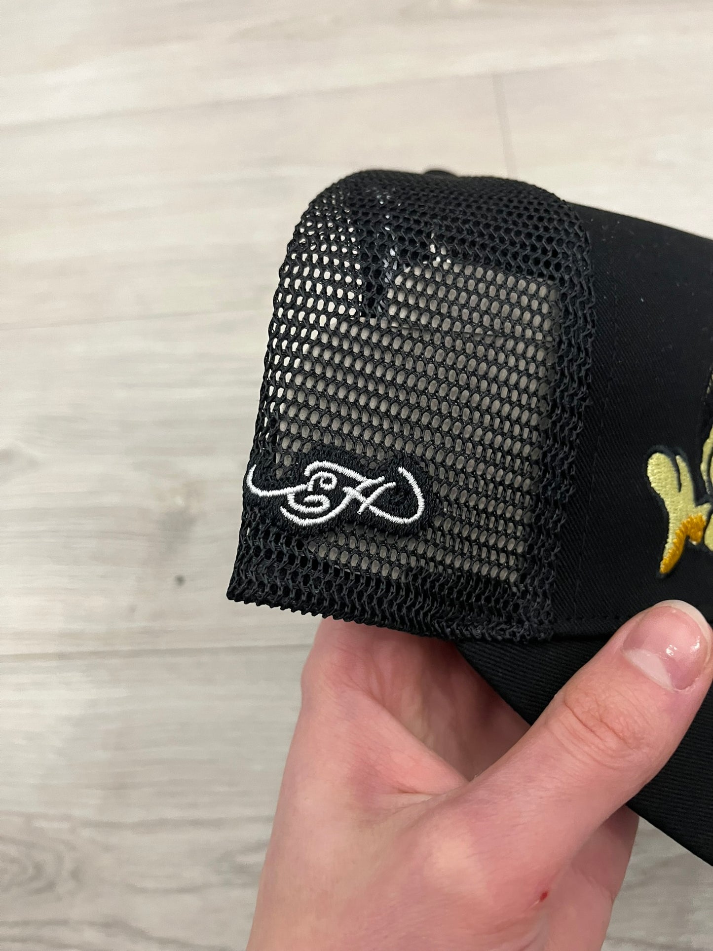 ed hardy ed-busy-bee twill front mesh trucker hat