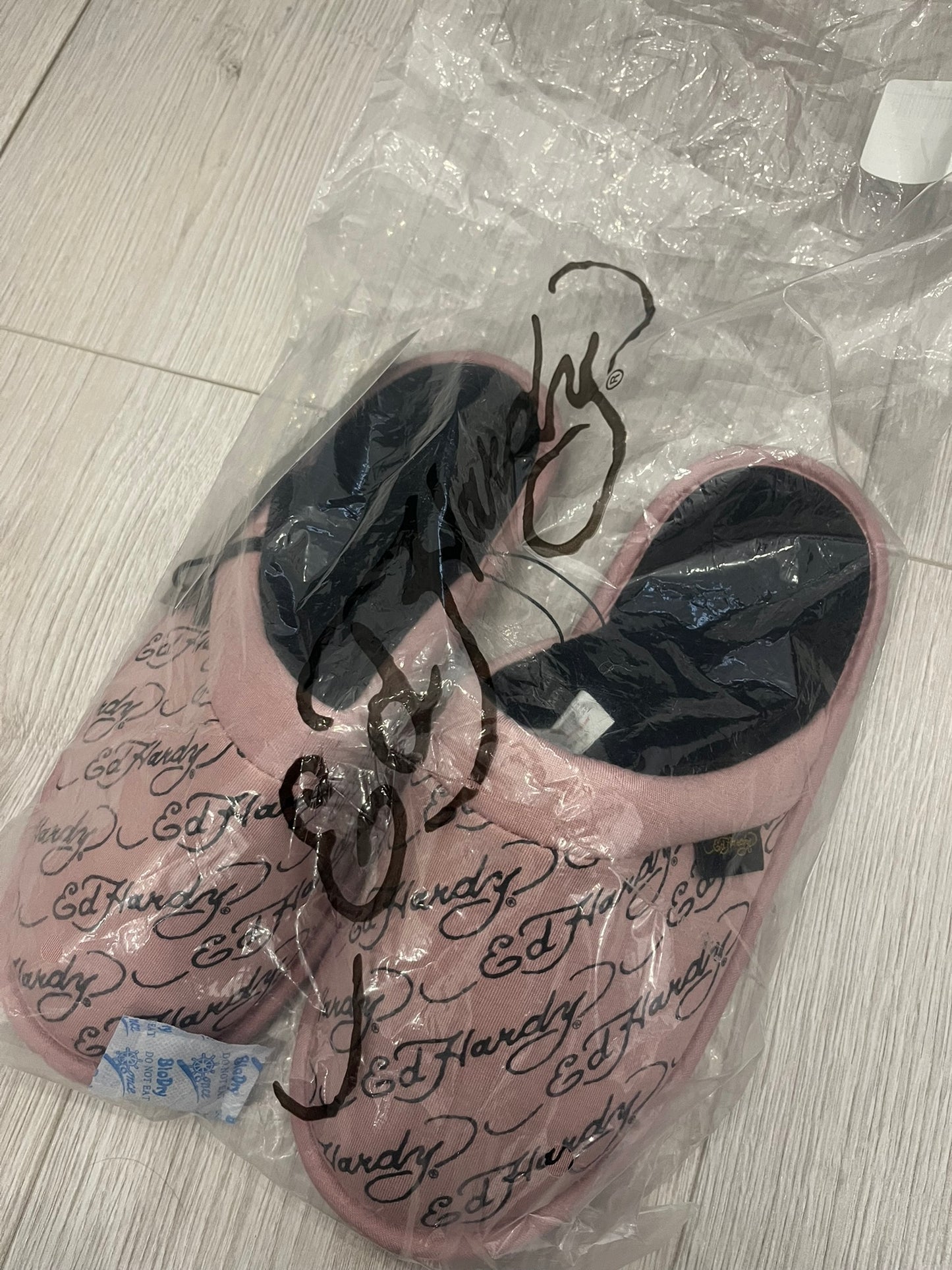 ed hardy pink slippers