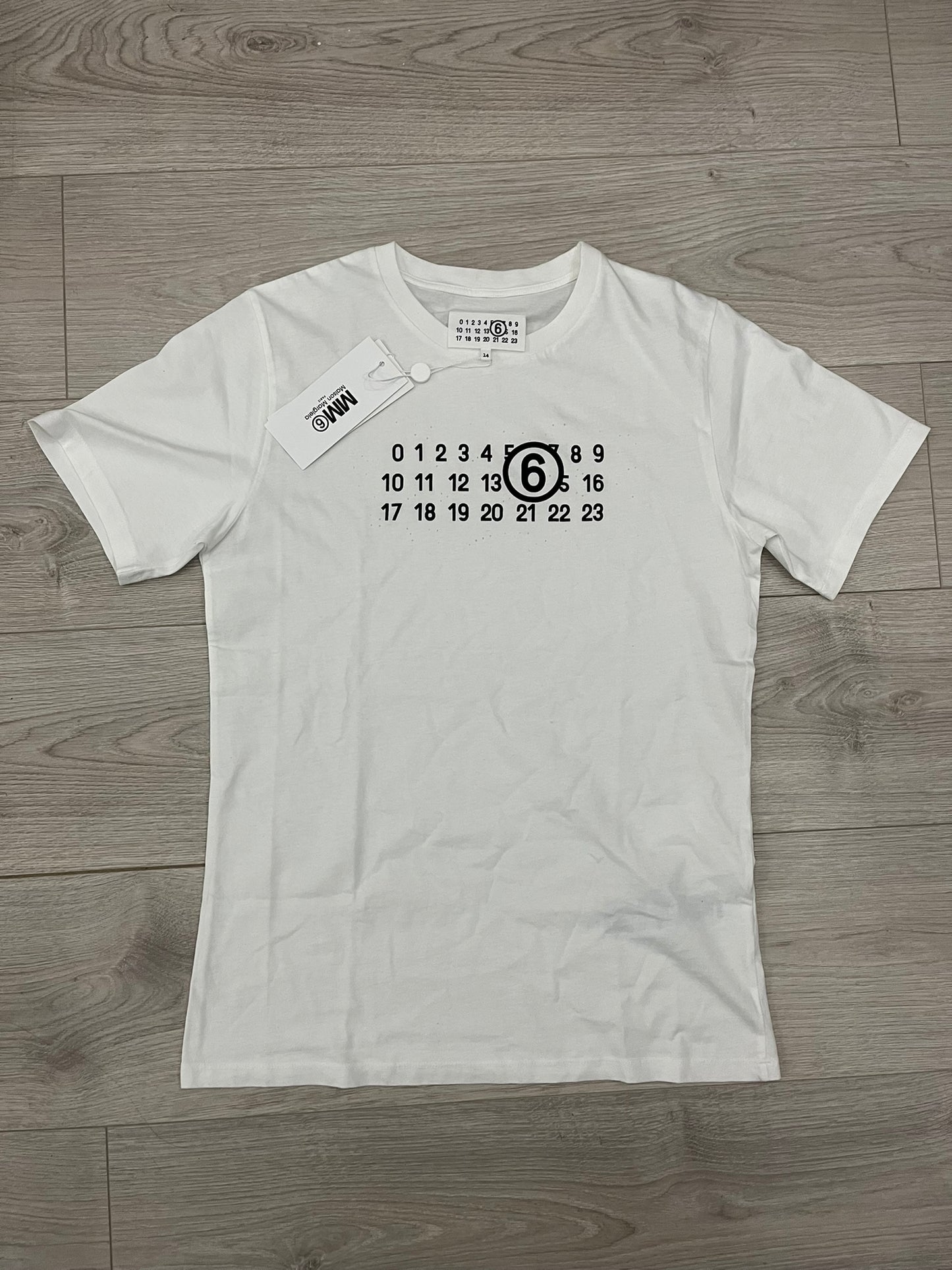 mm6 maison margiela holes tee