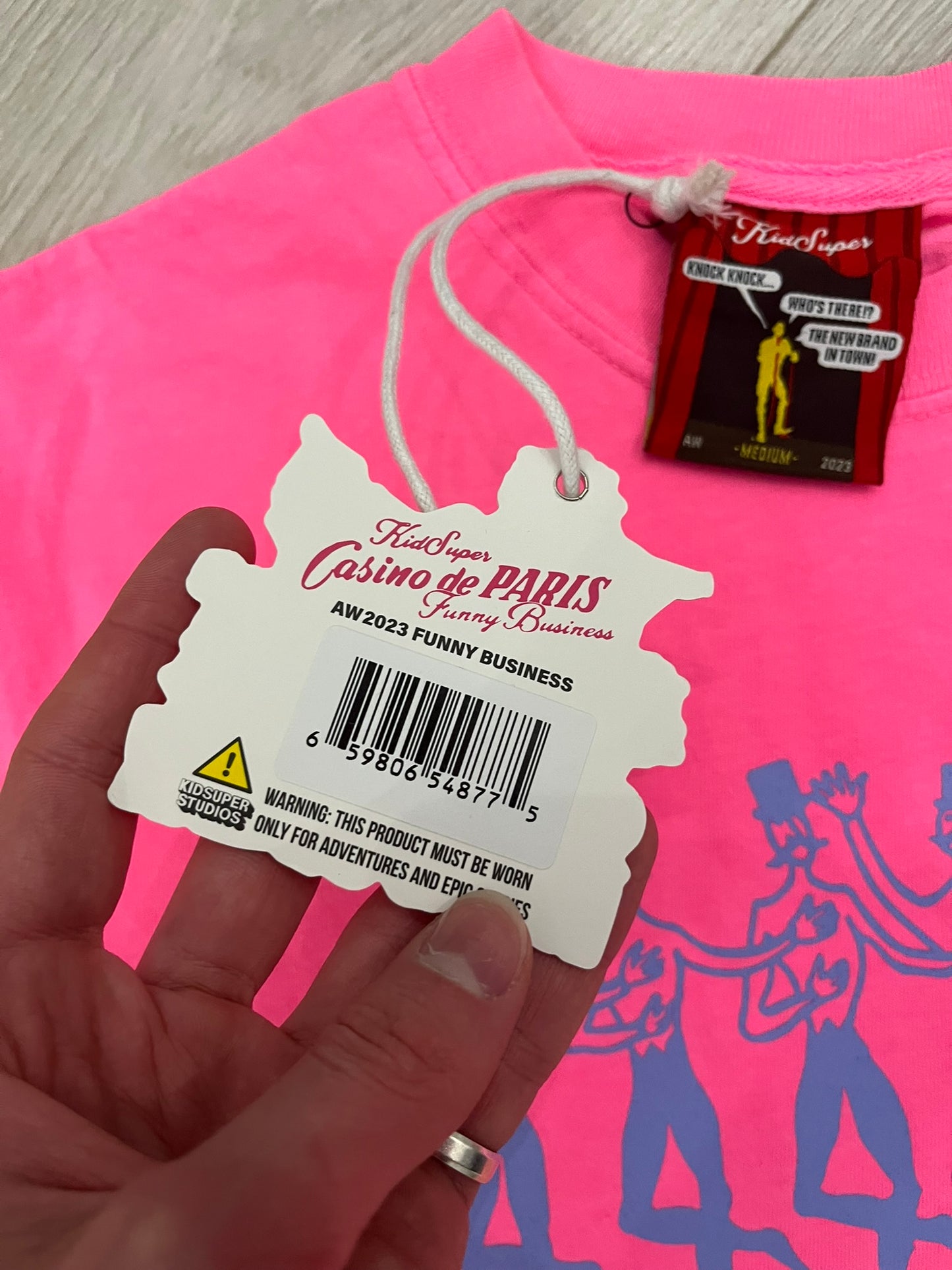 comedie de kidsuper tee