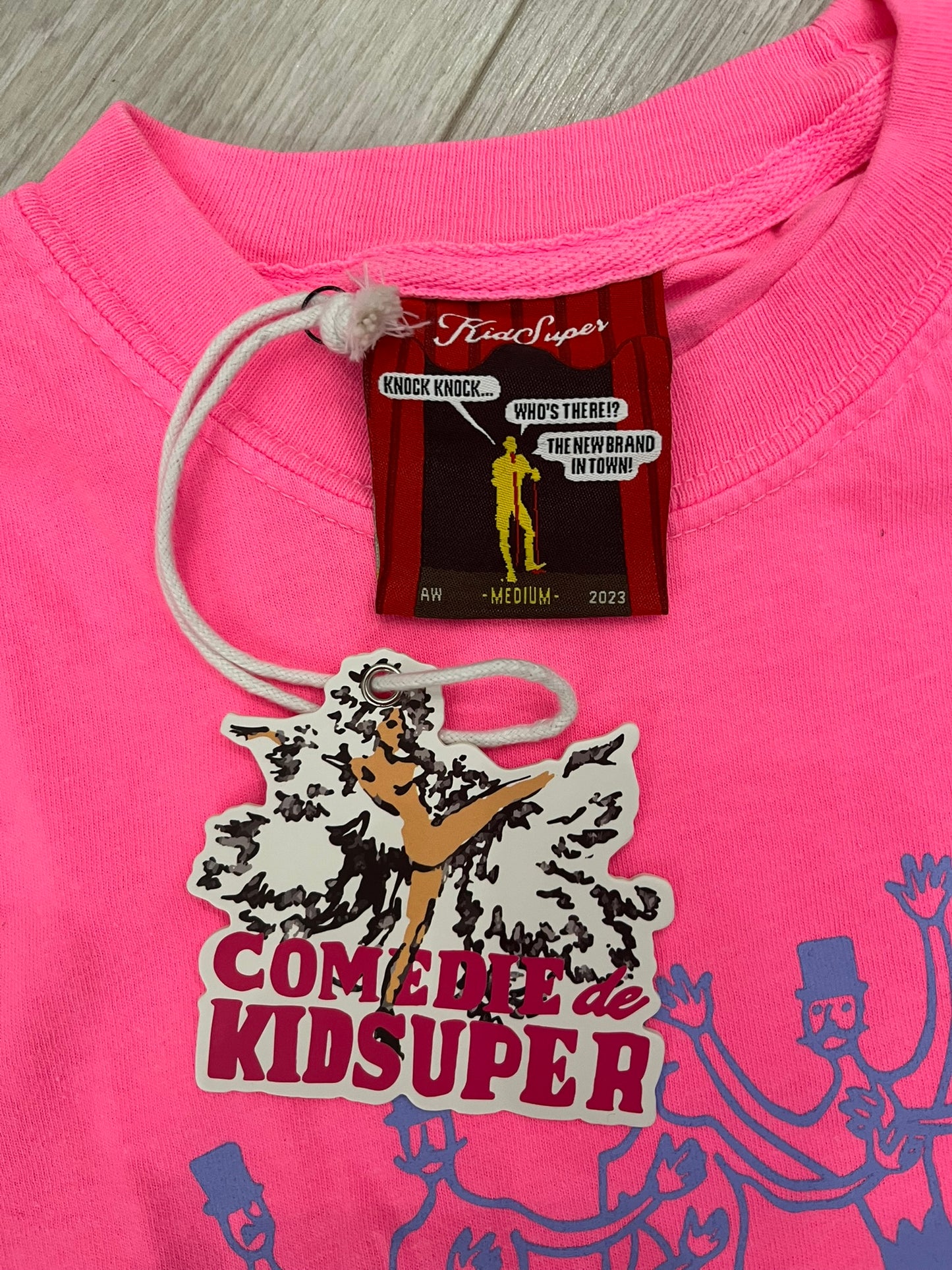 comedie de kidsuper tee