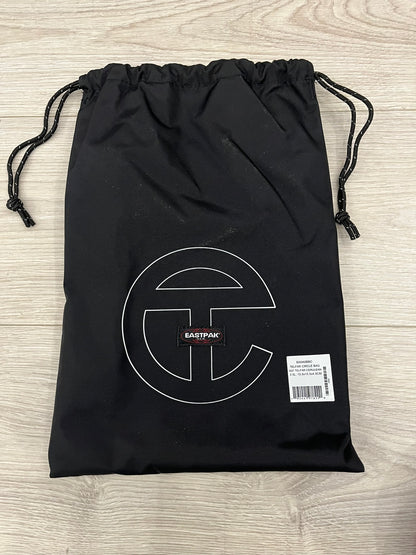 eastpak circle shoulder bag