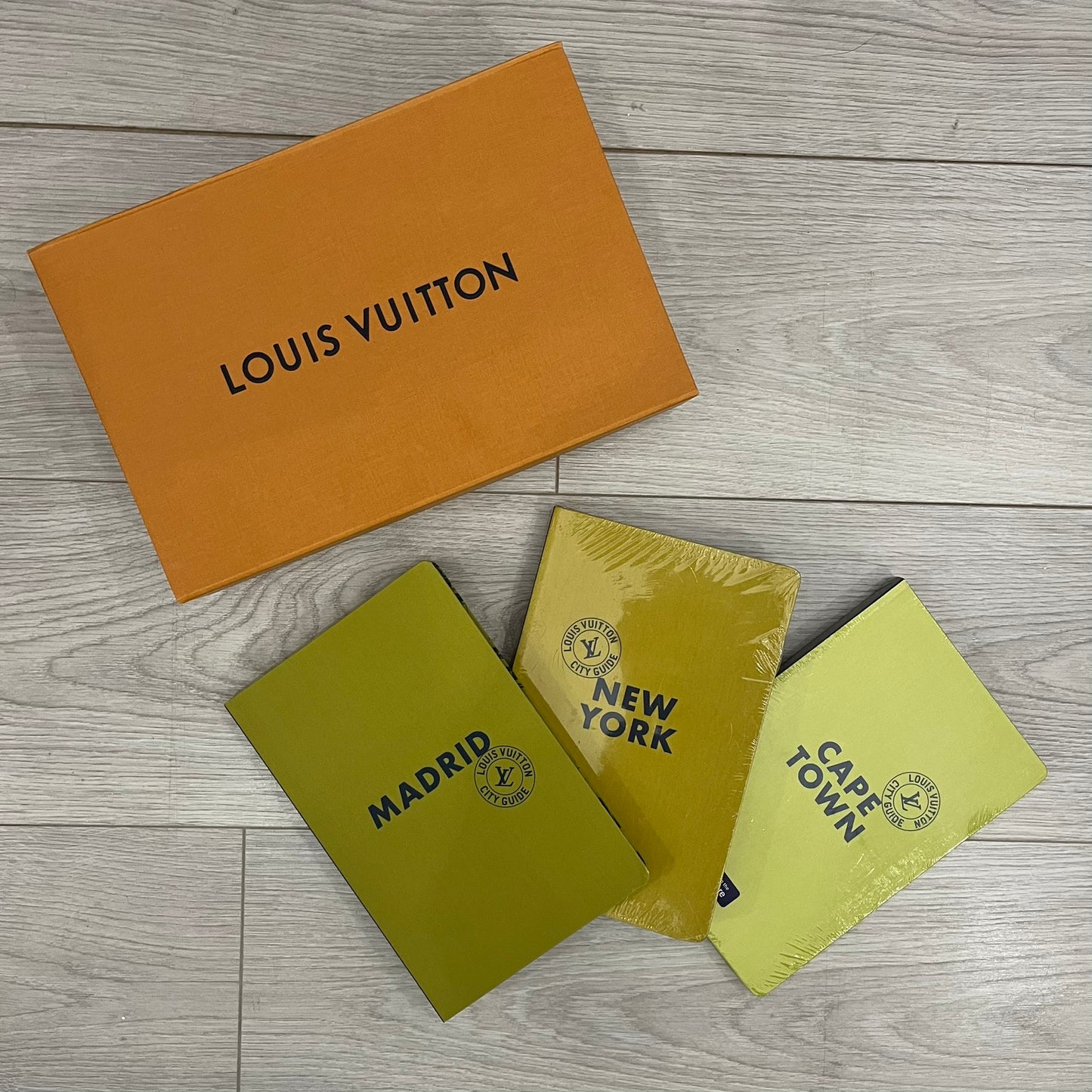 louis vuitton city guide books