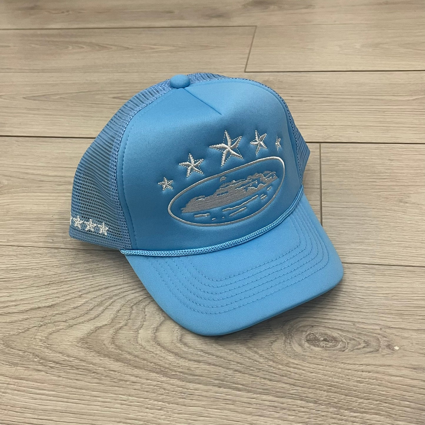 corteiz 5 starz alcatraz trucker baby blue