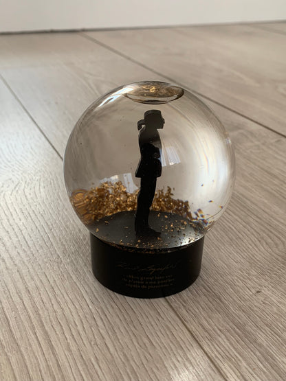 karl lagerfeld snow globe 2011