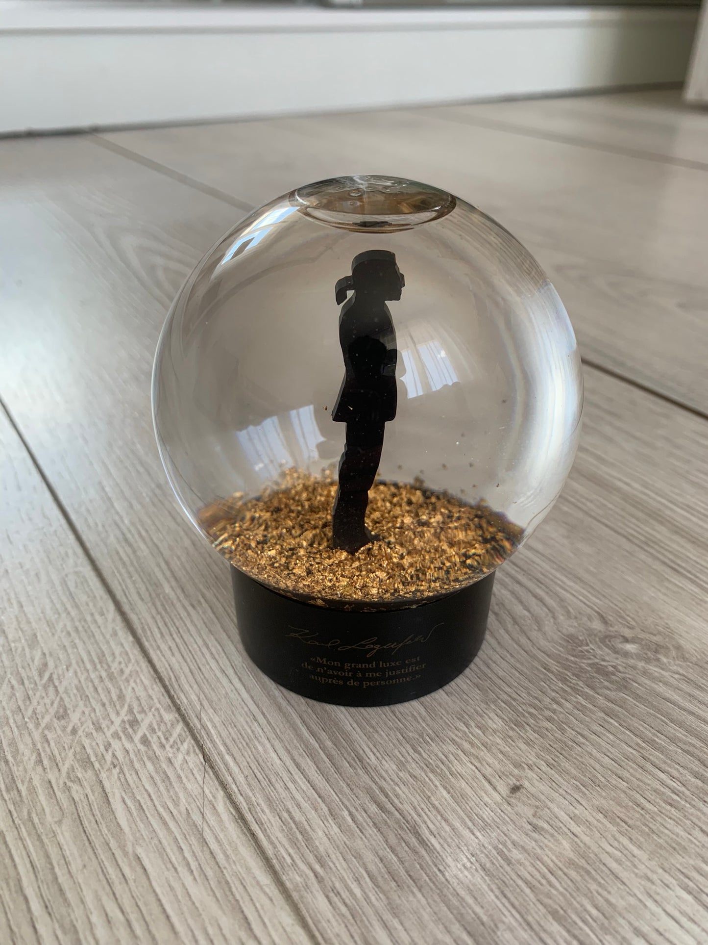 karl lagerfeld snow globe 2011