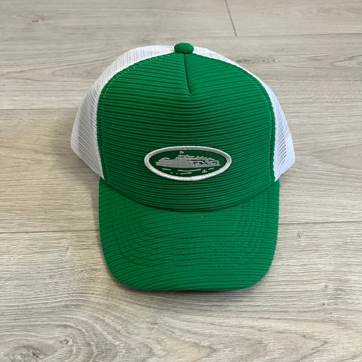 corteiz short peak trucker hat – único13