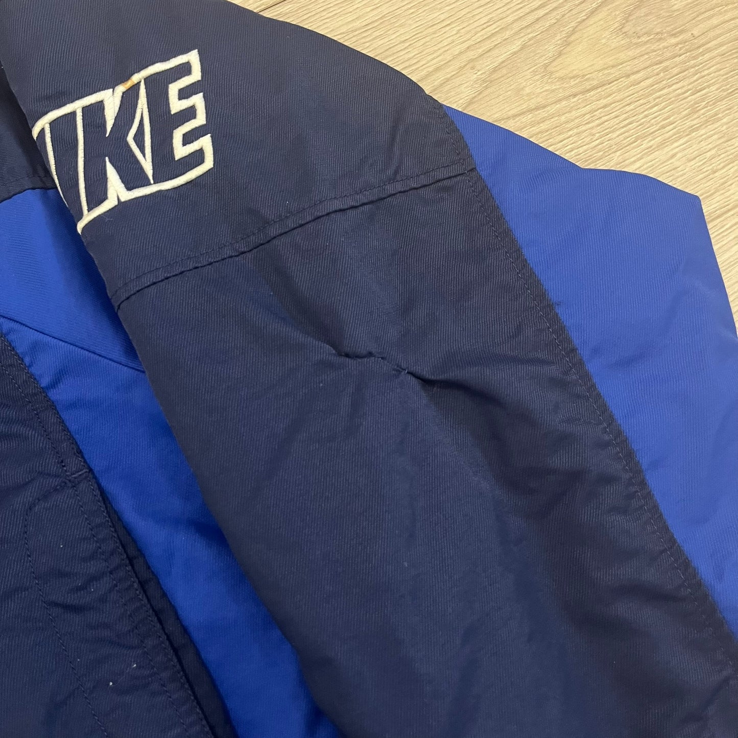nike 90's big swoosh windbreaker jacket