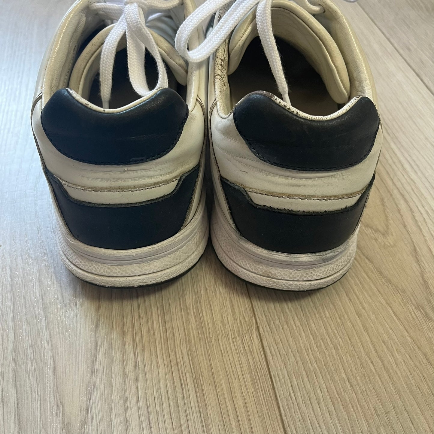 gucci interlocking gg low top sneakers