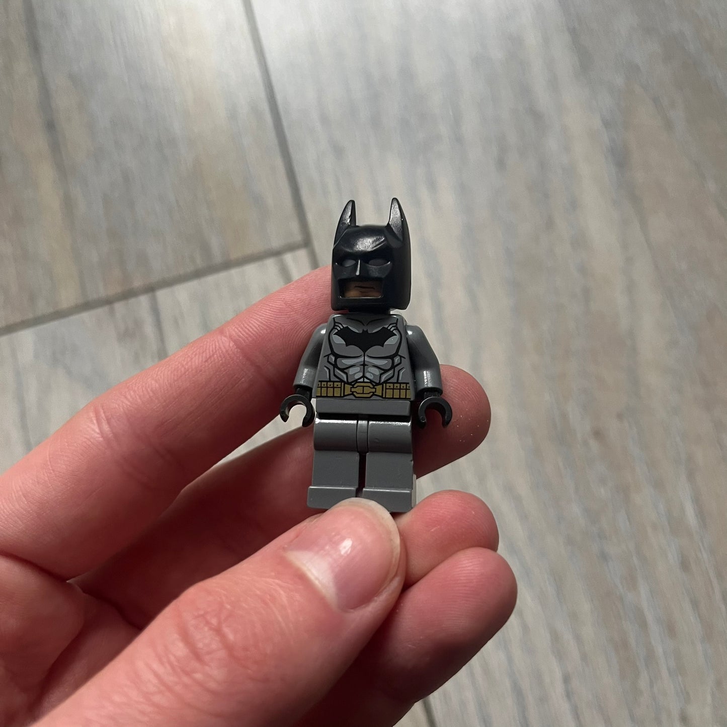 LEGO Batman & Joker 10 Minifigures is a collection of 10 LEGO minifigures featuring Batman and Joker characters from various sets. The lot includes 4x sh0312, 1x sh458, 1x sh151, 1x sh304, 1x sh354, 1x sh515, and 1x 30533c02. Figures come in different conditions and originate from multiple official LEGO releases.