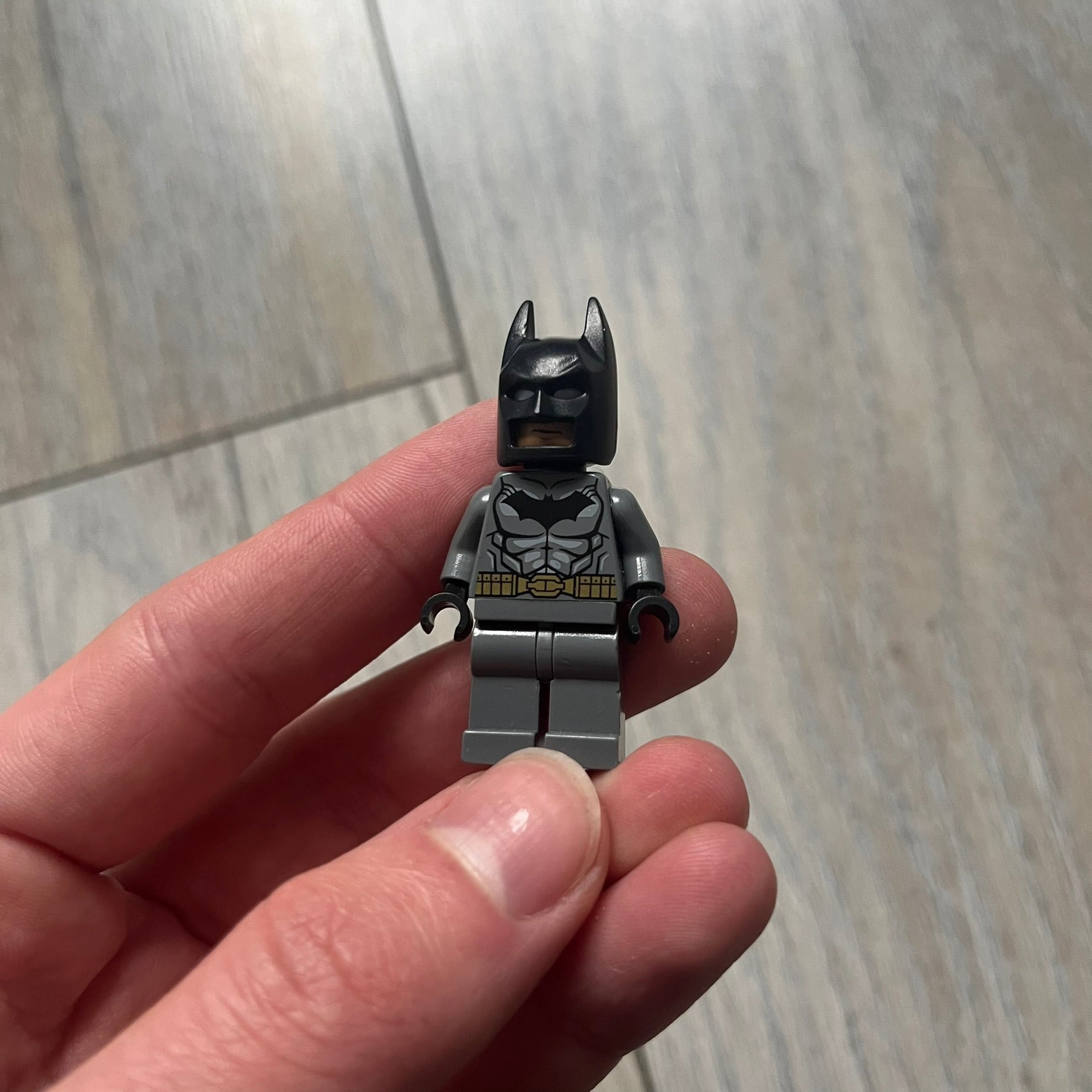 LEGO Batman & Joker 10 Minifigures is a collection of 10 LEGO minifigures featuring Batman and Joker characters from various sets. The lot includes 4x sh0312, 1x sh458, 1x sh151, 1x sh304, 1x sh354, 1x sh515, and 1x 30533c02. Figures come in different conditions and originate from multiple official LEGO releases.