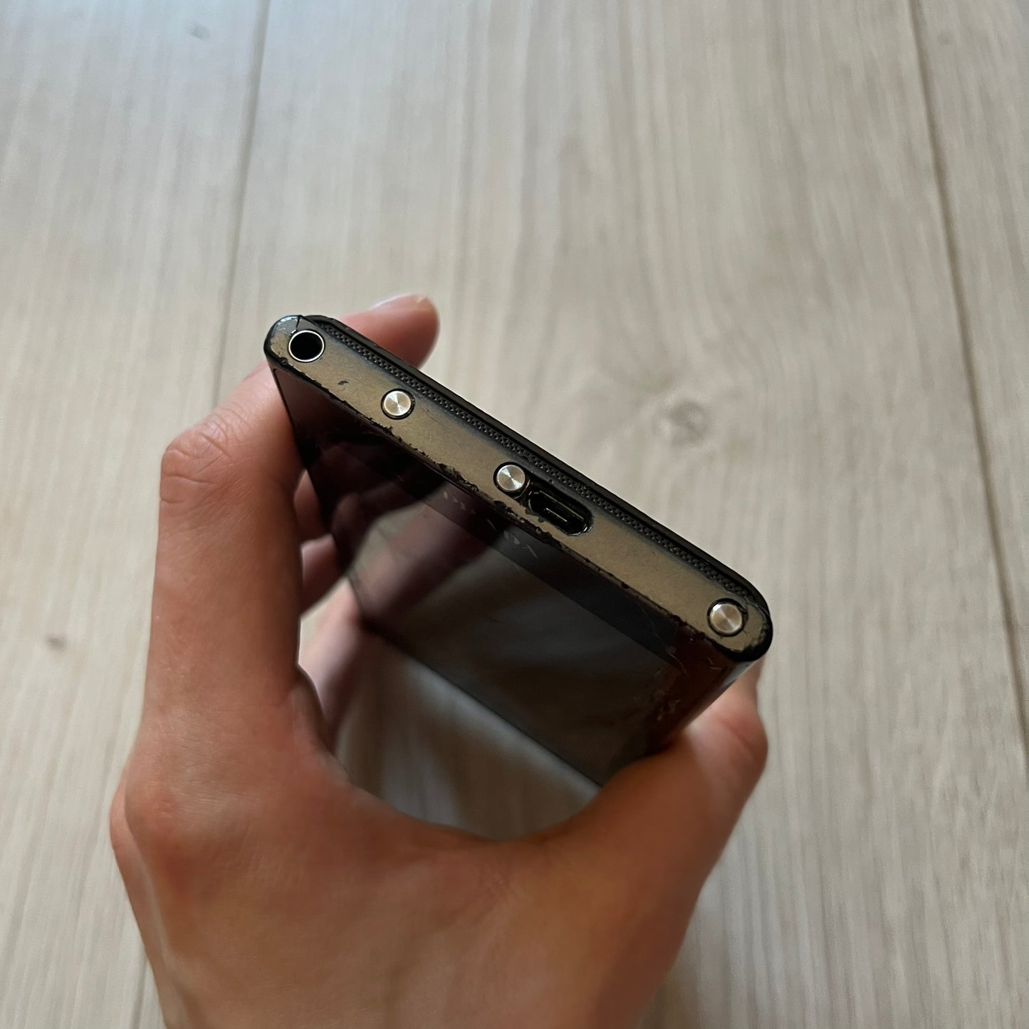Non-functional LG Prada 3.0 P940 with cracked display, perfect for repair or as a display item. This model represents the last collaboration between LG and Prada, combining luxury design with early 2010s smartphone tech. A rare find despite its condition.