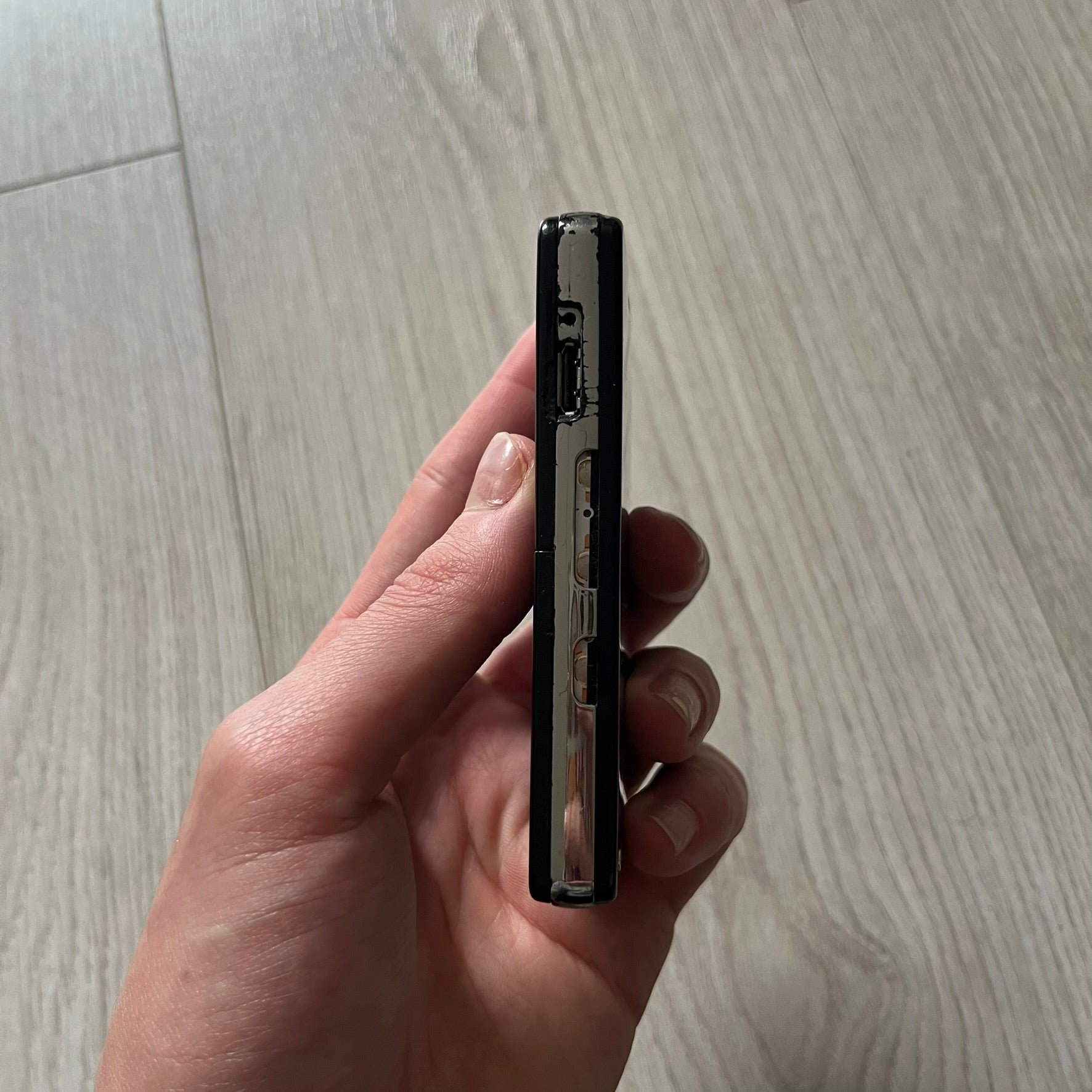 The LG Prada KE850, a groundbreaking collaboration between LG and Prada marked the world’s first capacitive touchscreen phone. Finished in sleek black with minimalist Prada aesthetics, it features media playback, Bluetooth, and expandable memory.&nbsp;