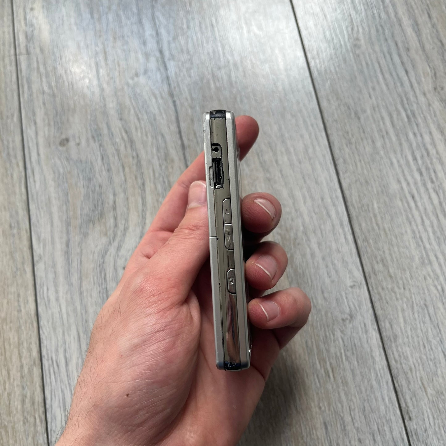 The LG Prada KE850, a groundbreaking collaboration between LG and Prada marked the world’s first capacitive touchscreen phone. Finished in silver and gray with minimalist Prada aesthetics, it features media playback, Bluetooth, and expandable memory. Sim locked.