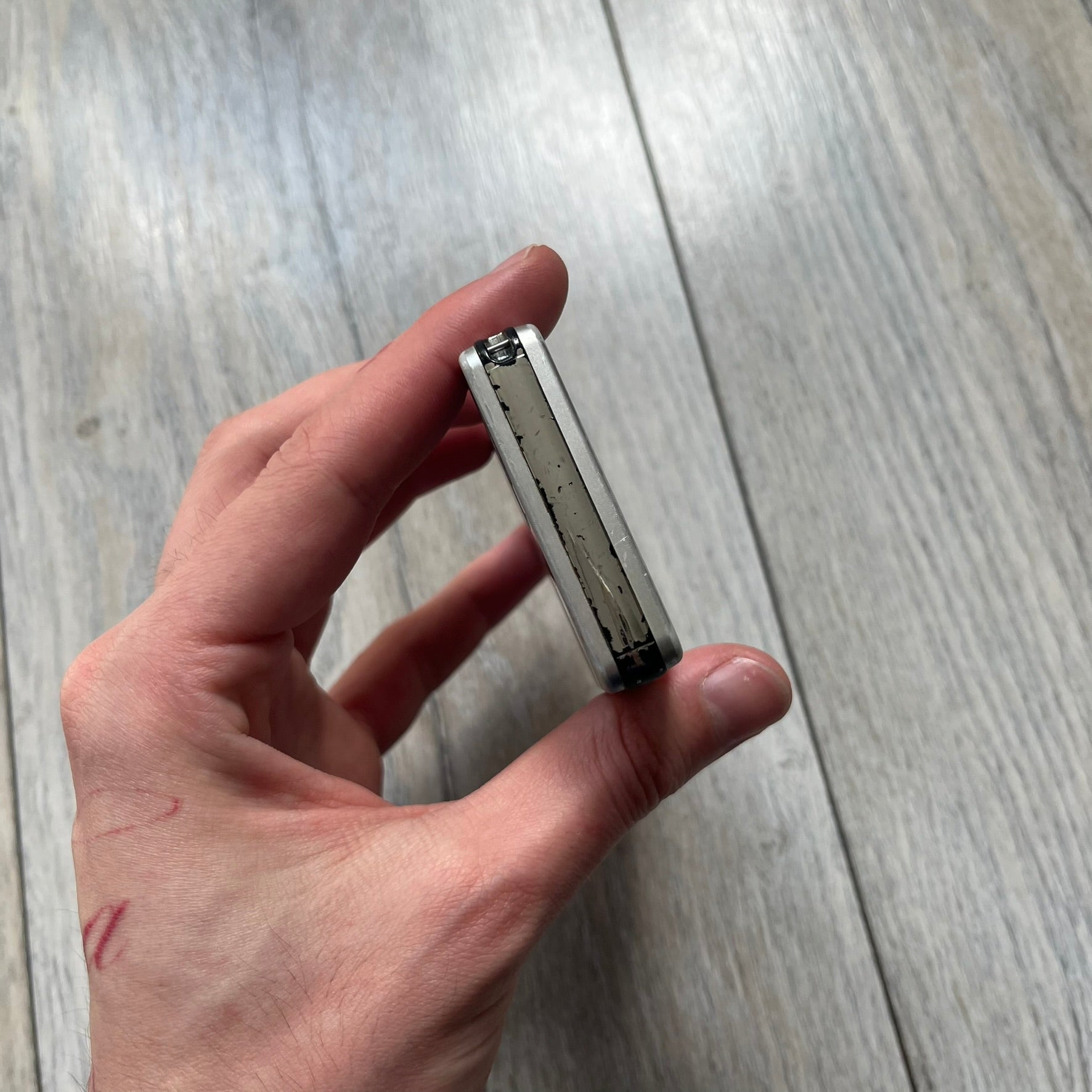 The LG Prada KE850, a groundbreaking collaboration between LG and Prada marked the world’s first capacitive touchscreen phone. Finished in silver and gray with minimalist Prada aesthetics, it features media playback, Bluetooth, and expandable memory. Sim locked.