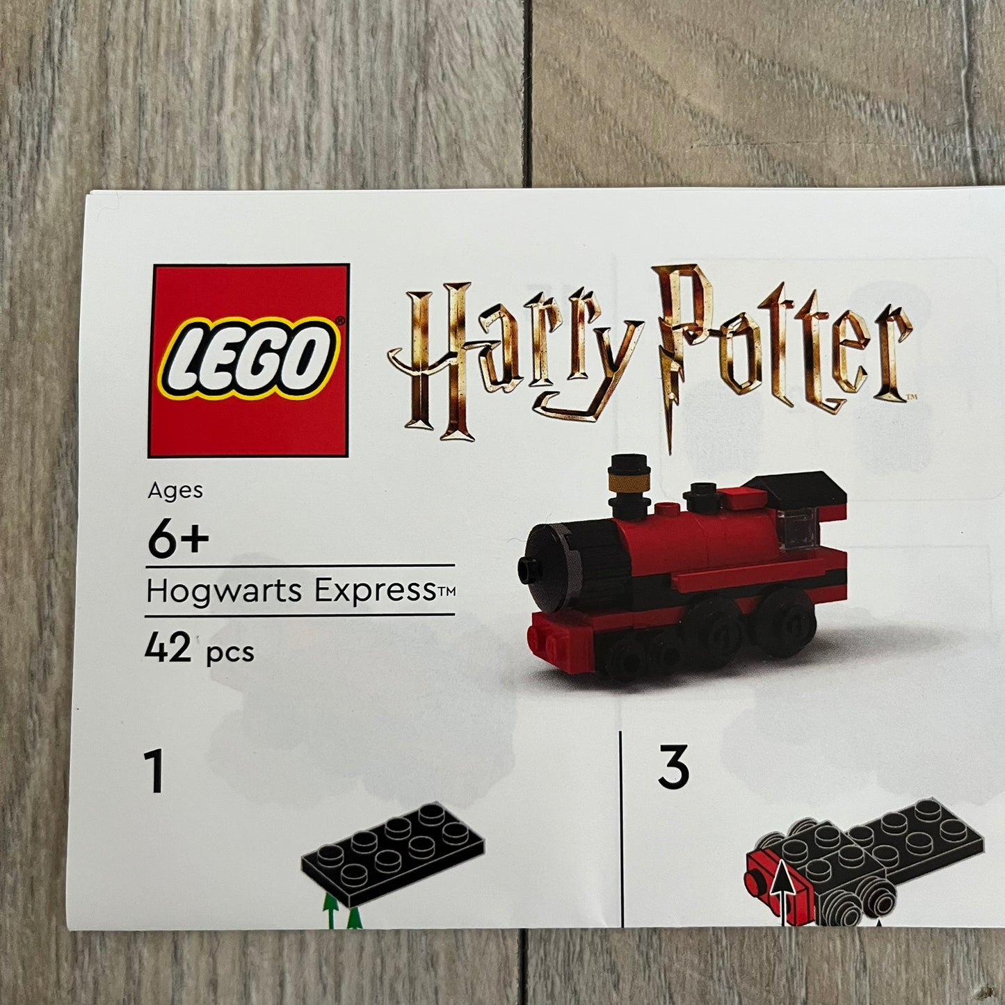 LEGO Hogwarts Express Make and Take Build is a limited promotional LEGO set distributed as an exclusive “make & take” event and not available for retail purchase. The model features a small version of the red Hogwarts Express train from the Harry Potter series, with basic rolling wheels.
