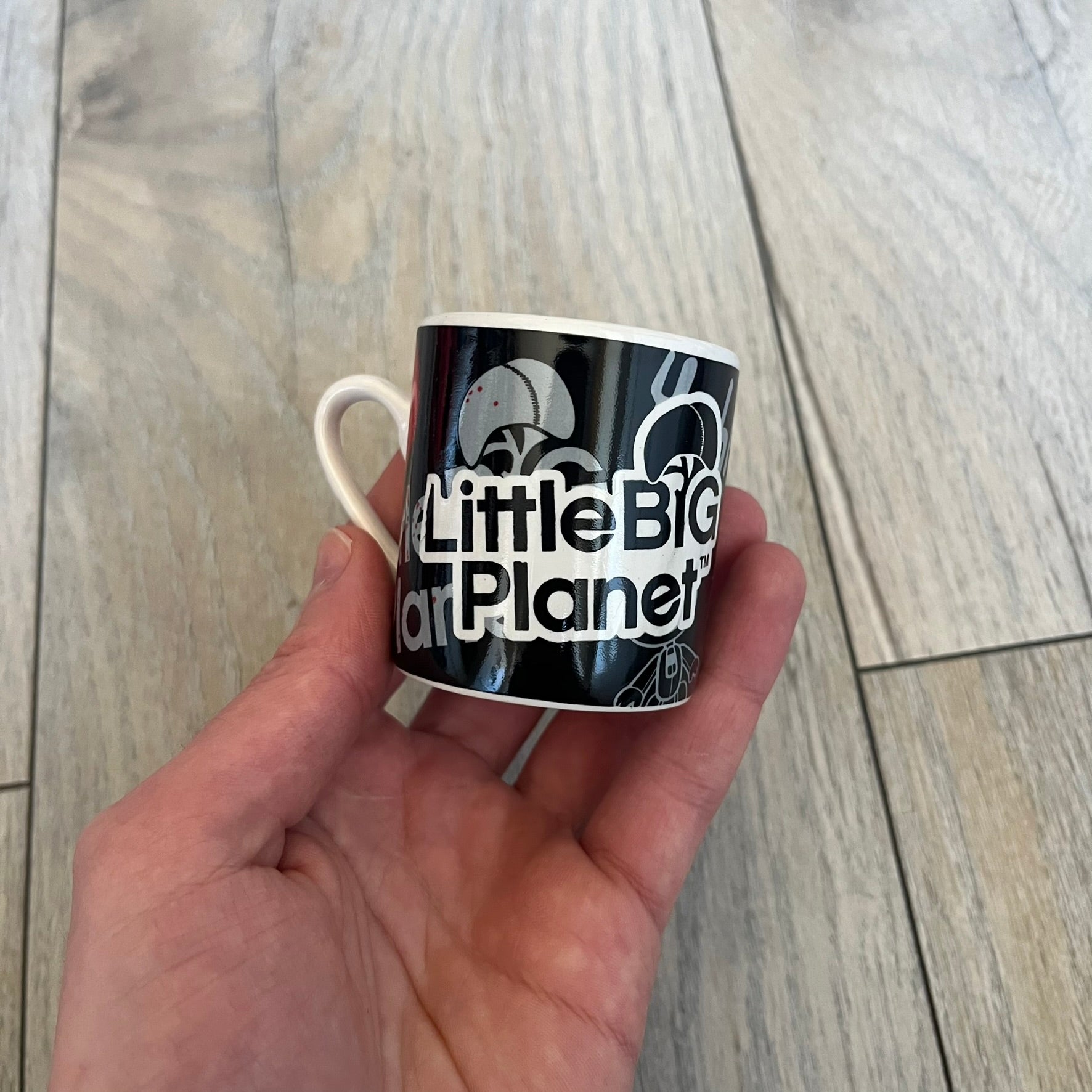 Little Big Planet 2011 Collectable Mini Mugs + Saucers Set – único13