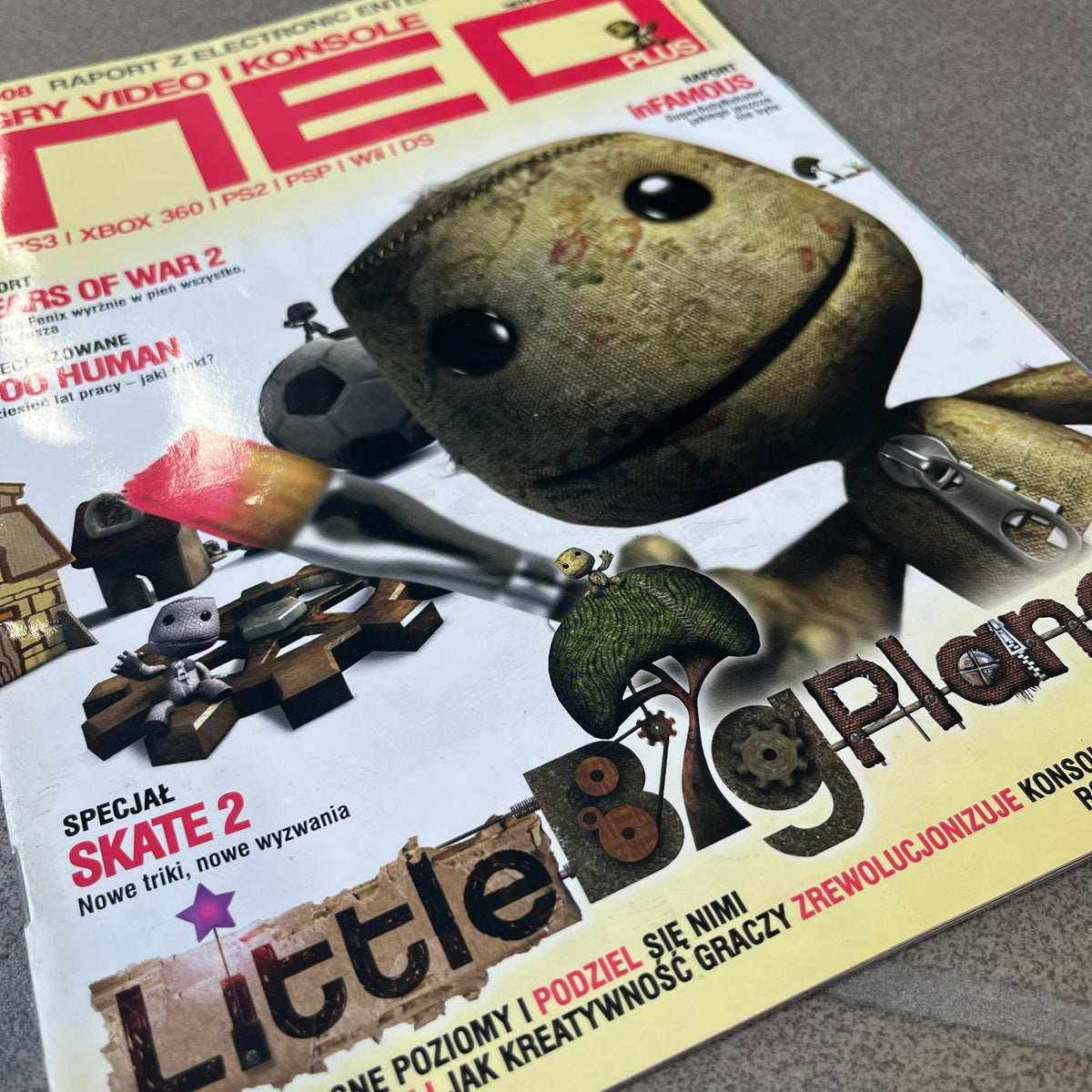 Little Big Planet Neo Plus 113 8/2008 Magazine is a discontinued Polish gaming magazine, issue 113, featuring a large Sackboy alongside smaller Sackboys on the cover with "Little Big Planet" text below. The issue includes a dedicated section on the release of LittleBigPlanet, along with coverage of Gears of War 2 and other games.
