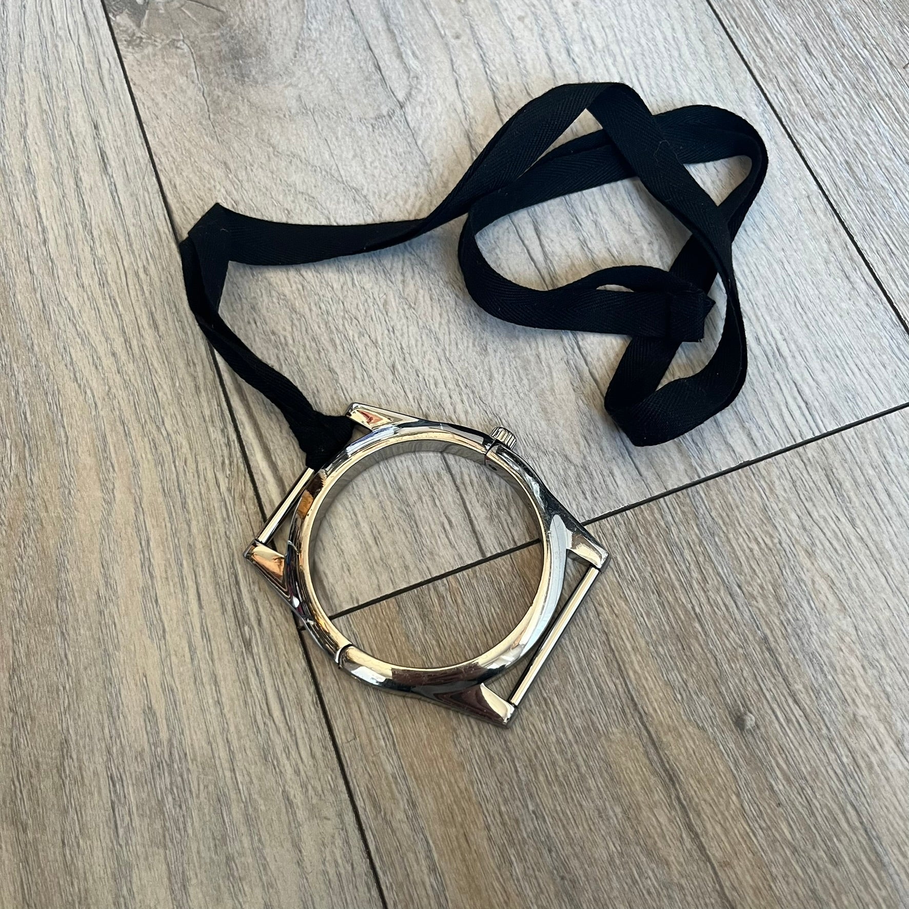 Maison Margiela x H&M AW09 Enlarged Watch Frame Bracelet – único13