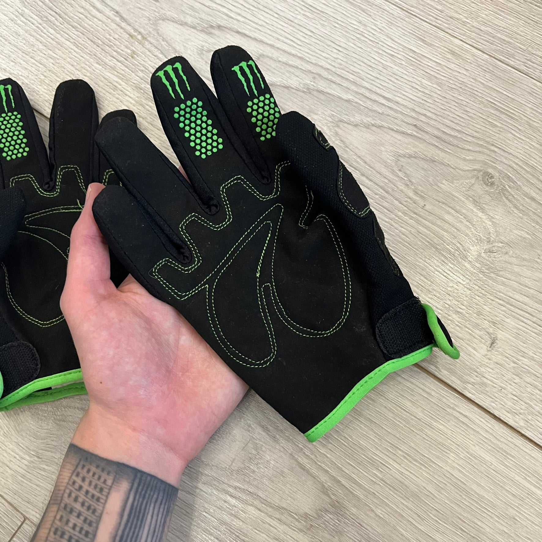 Monster O'neal 'Ricky Dietrich' Gloves – único13