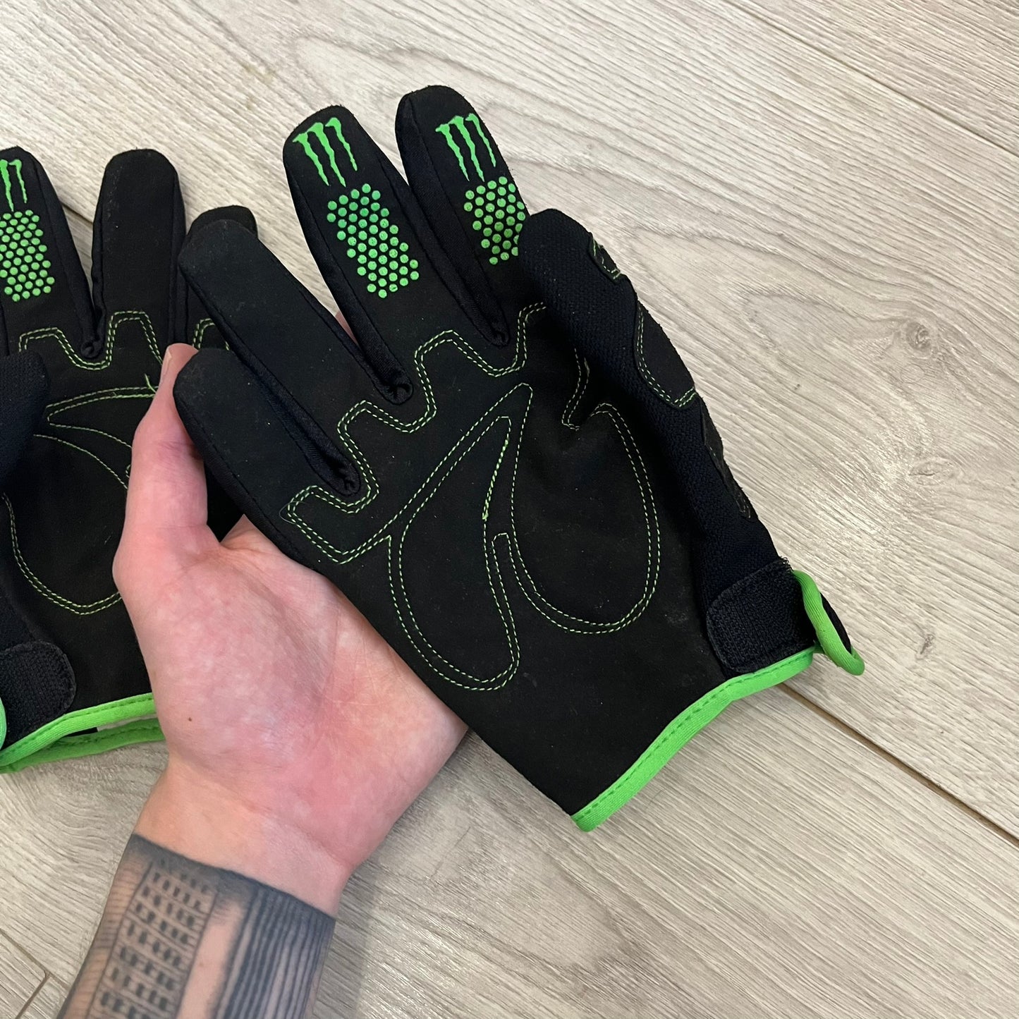 O’Neal’s Monster “Ricky Dietrich” Gloves combine professional racing technology with an iconic Monster Energy aesthetic. Designed for motocross and mountain biking, they feature a black base, green highlights, and bold Monster logos for maximum visual impact. Known for fit, control, and durability, these O’Neal riding gloves reflect over 30 years of performance innovation.