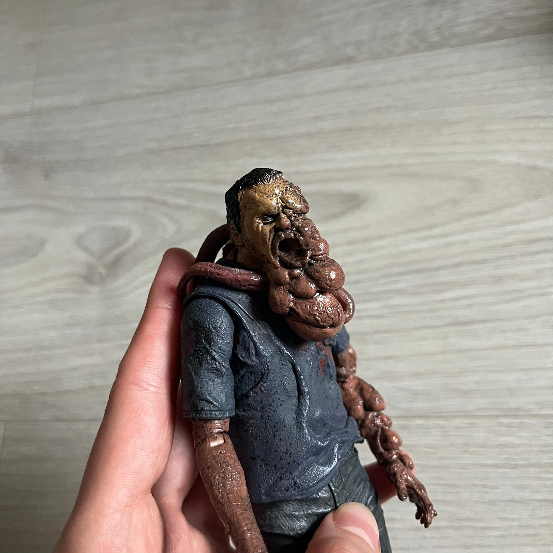 NECA Left 4 Dead Smoker Action Figure – único13