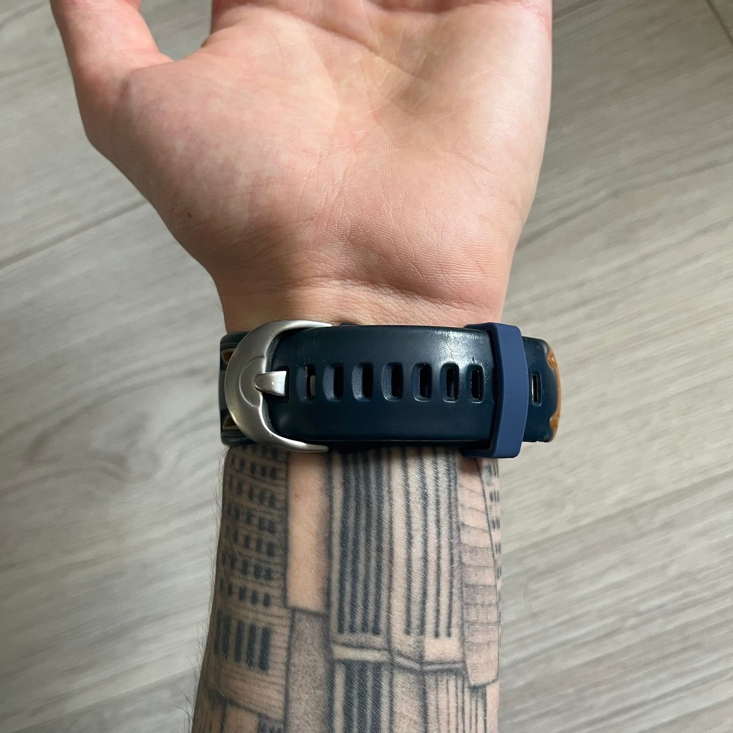 Nike Sports Chrono Cross Training Watch (WX0015) featuring a unique ana-digi “Covert” design with a partial hood over the analog dial. The display combines a three-hand analog setup with a curved dual-section LCD showing time, day, and mode. Water-resistant up to 50m and equipped with chronograph, timer, alarm, and dual-time functions, this model reflects Nike’s peak era of performance-driven digital innovation.