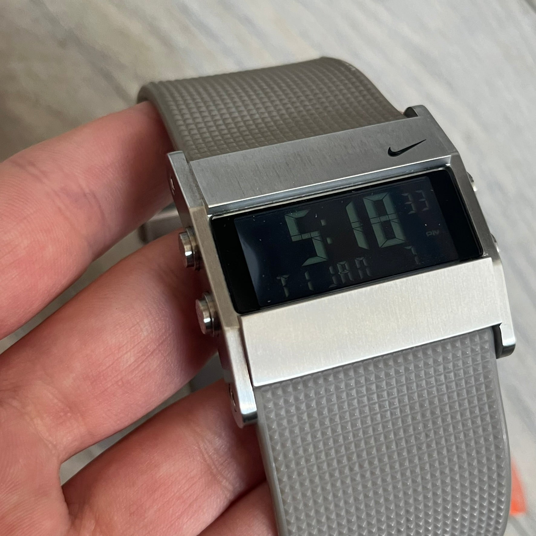 00s Nike oregon square watchデジタル腕時計 Nike Oregon Series Square Black Face Digital Watch – único13