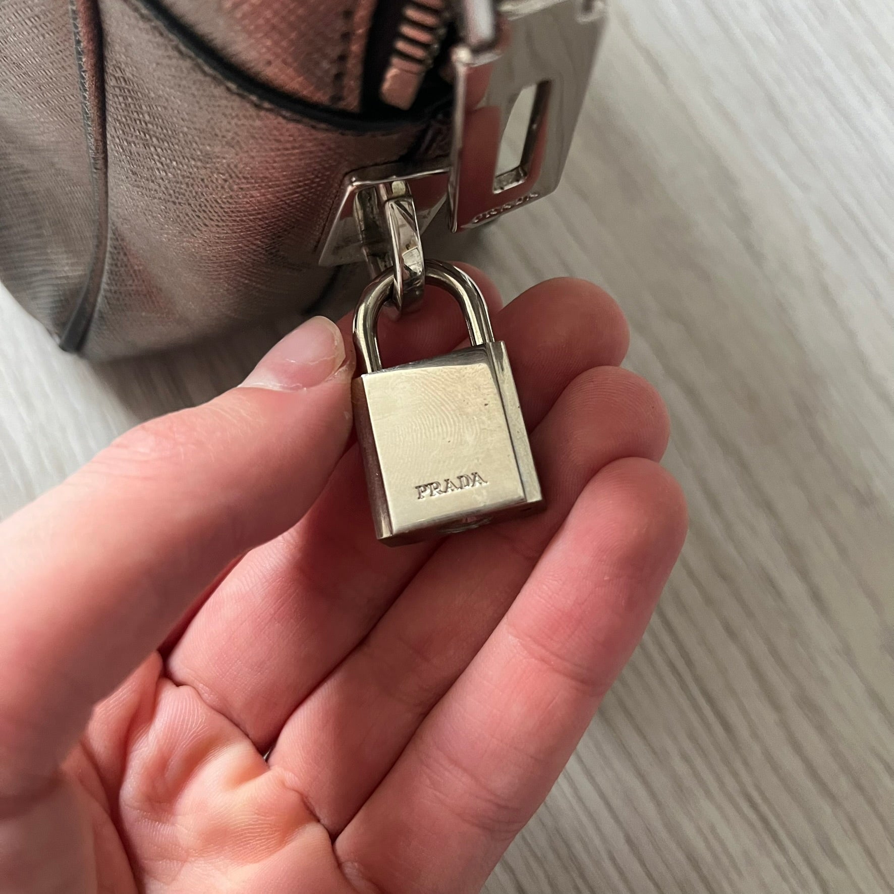 Prada Metallic Saffiano Leather Bauletto Bag – único13