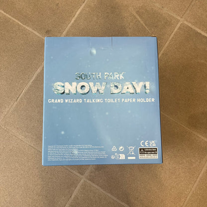 Unique South Park Snow Day exclusive featuring Grand Wizard Cartman as a talking toilet paper holder. The figure delivers iconic quotes while the roll turns, complete with a wooden-style holder design. A must-have collectible for South Park enthusiasts. No batteries!