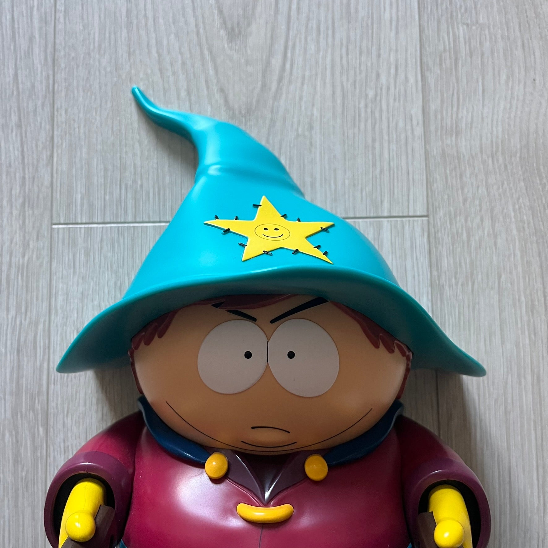 Unique South Park Snow Day exclusive featuring Grand Wizard Cartman as a talking toilet paper holder. The figure delivers iconic quotes while the roll turns, complete with a wooden-style holder design. A must-have collectible for South Park enthusiasts.