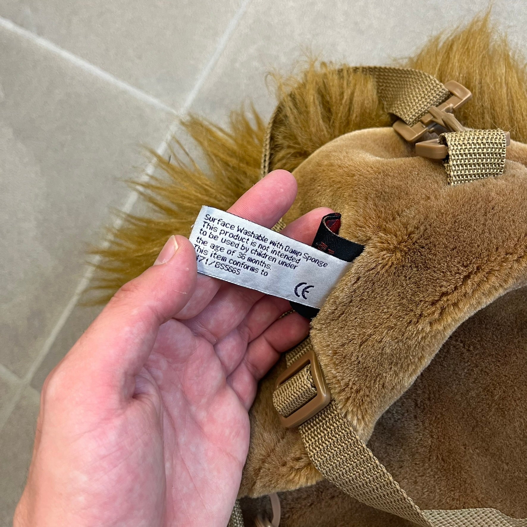  Star Wars 1990s Chewbacca Head Backpack is a novelty bag designed in the shape of Chewbacca’s head. The exterior features a furry construction with plastic eyes and a leather-like nose and mouth. It includes an adjustable shoulder straps, a single main compartment and a red Star Wars licensed tag.