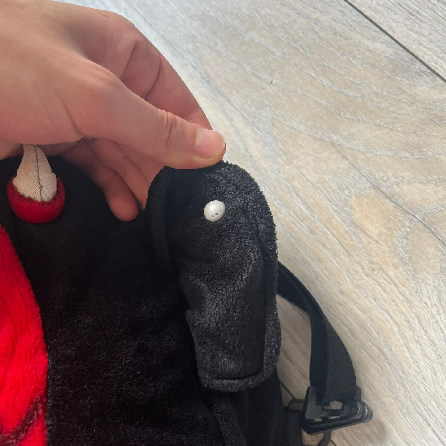 Star Wars 90's Darth Maul Head Backpack is a plush backpack shaped like Darth Maul’s head with striking red-and-black detailing and realistic plastic eyes. Features a small zip compartment on the back and adjustable straps, perfect as a collectible or standout accessory.