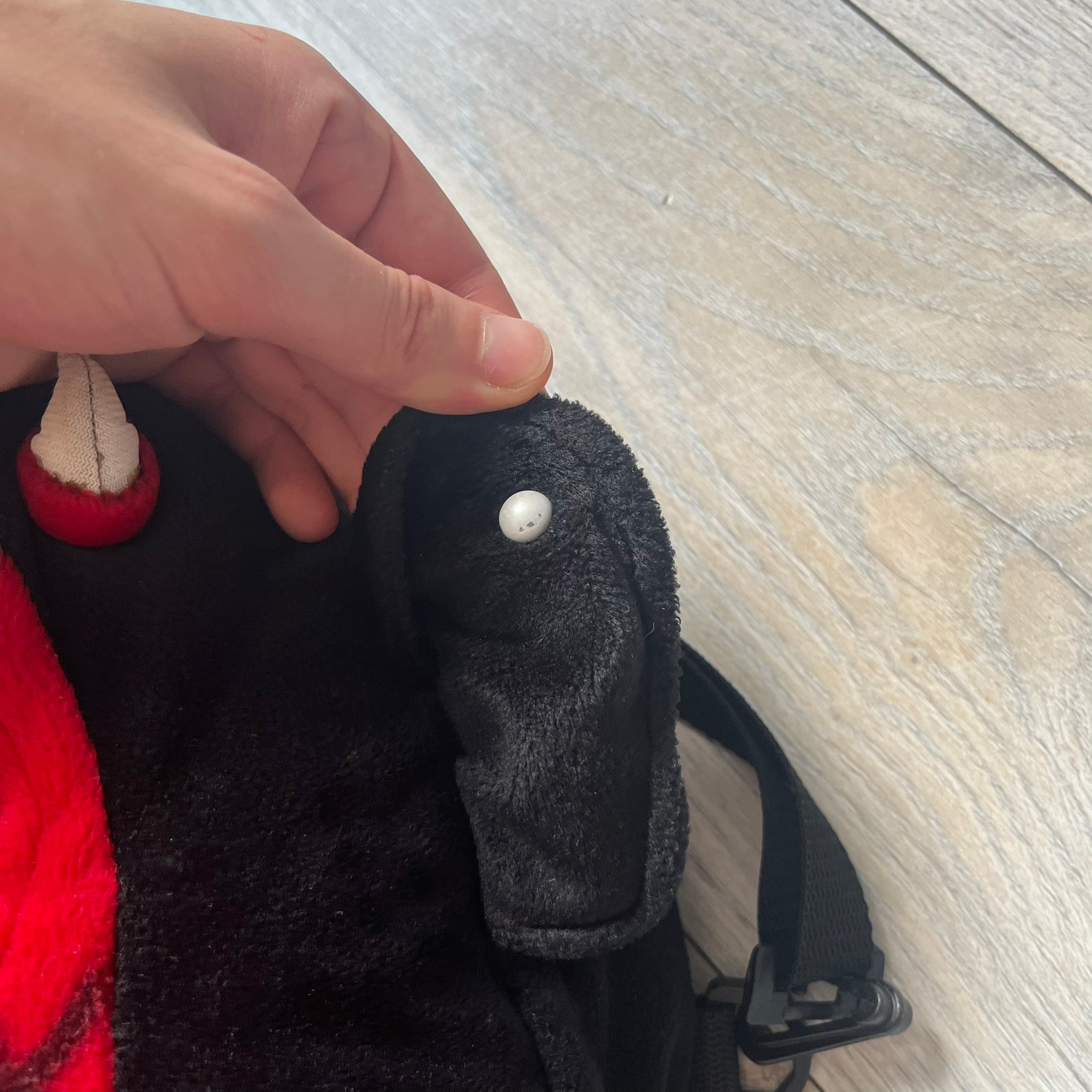 Star Wars 90's Darth Maul Head Backpack is a plush backpack shaped like Darth Maul’s head with striking red-and-black detailing and realistic plastic eyes. Features a small zip compartment on the back and adjustable straps, perfect as a collectible or standout accessory.