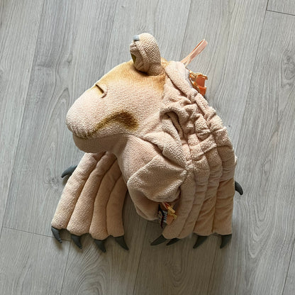 Vintage 1990s Star Wars backpack shaped like Jar Jar Binks’ head, complete with oversized ears for a playful, collectible design. This nostalgic piece captures the quirky charm of the character while offering functional storage. A rare, fun accessory for fans of classic Star Wars memorabilia.