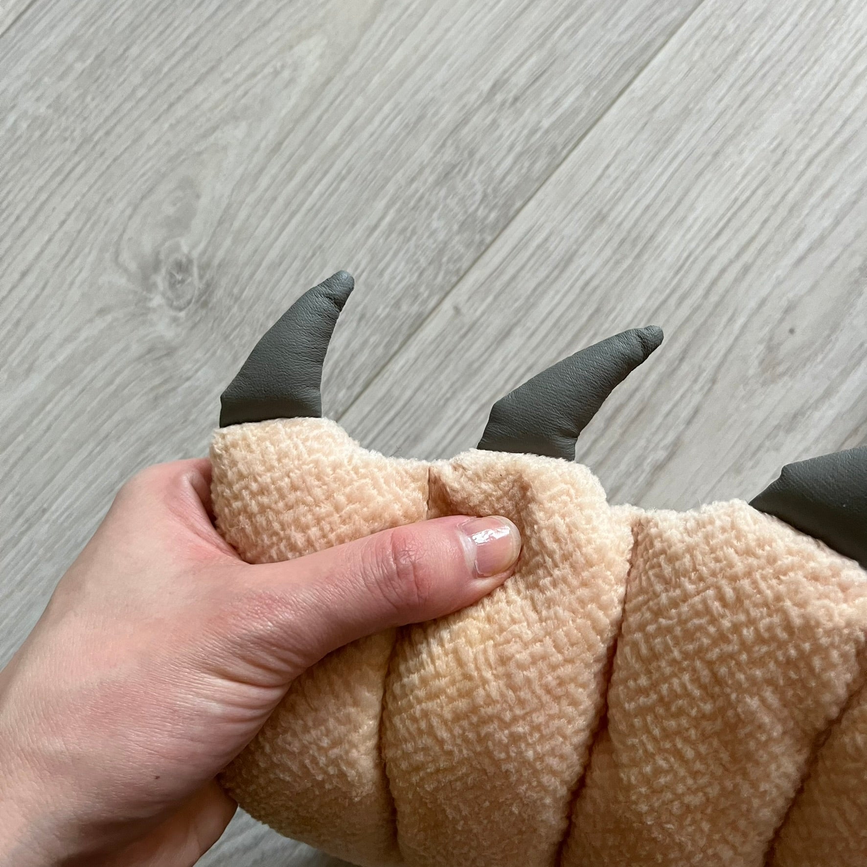 Vintage 1990s Star Wars backpack shaped like Jar Jar Binks’ head, complete with oversized ears for a playful, collectible design. This nostalgic piece captures the quirky charm of the character while offering functional storage. A rare, fun accessory for fans of classic Star Wars memorabilia.