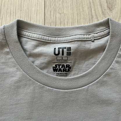 Gray t-shirt with a 'Star Wars' and 'UT' label on the collar.