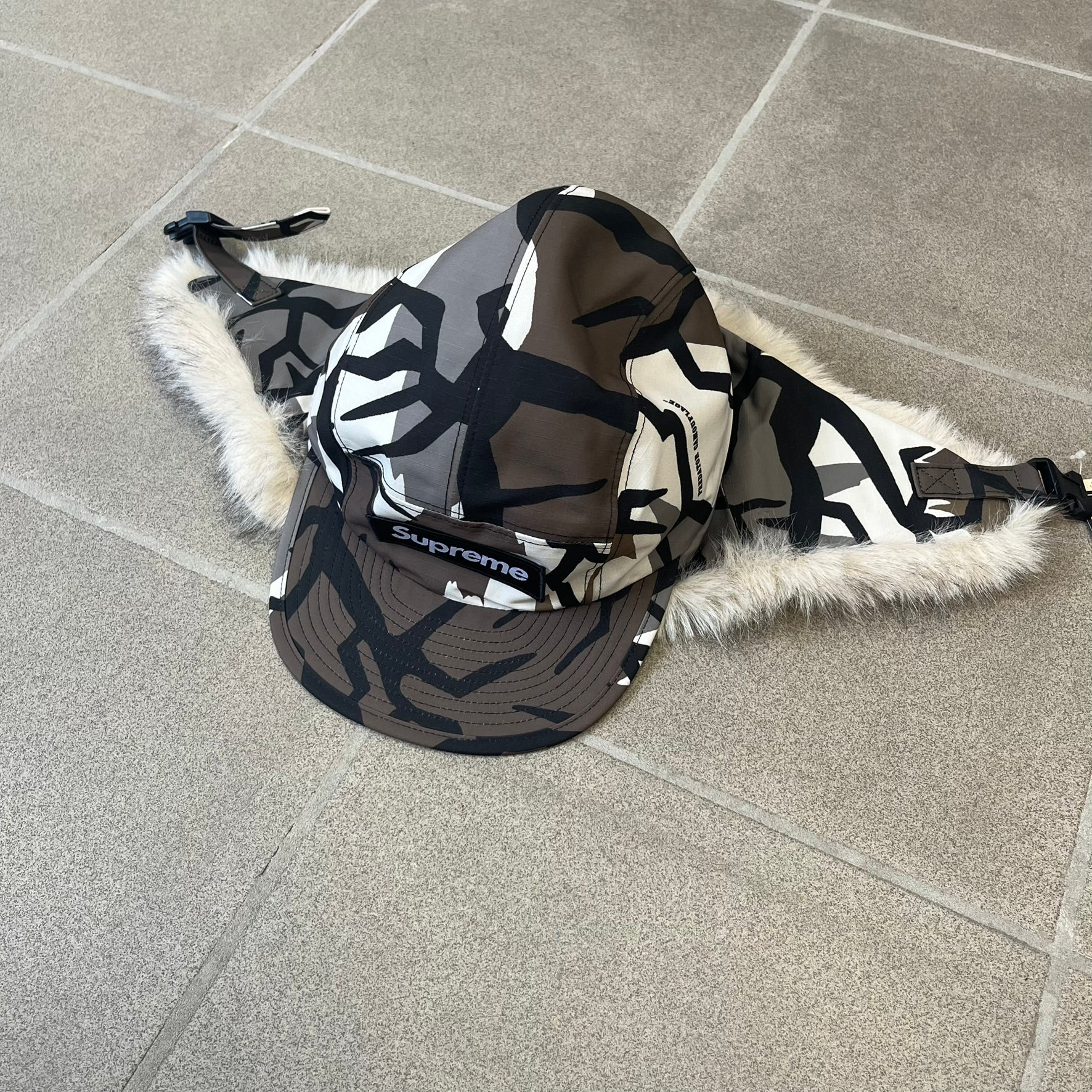 Supreme FW26 GORE-TEX Earflap Predator Camo Camp Cap – único13