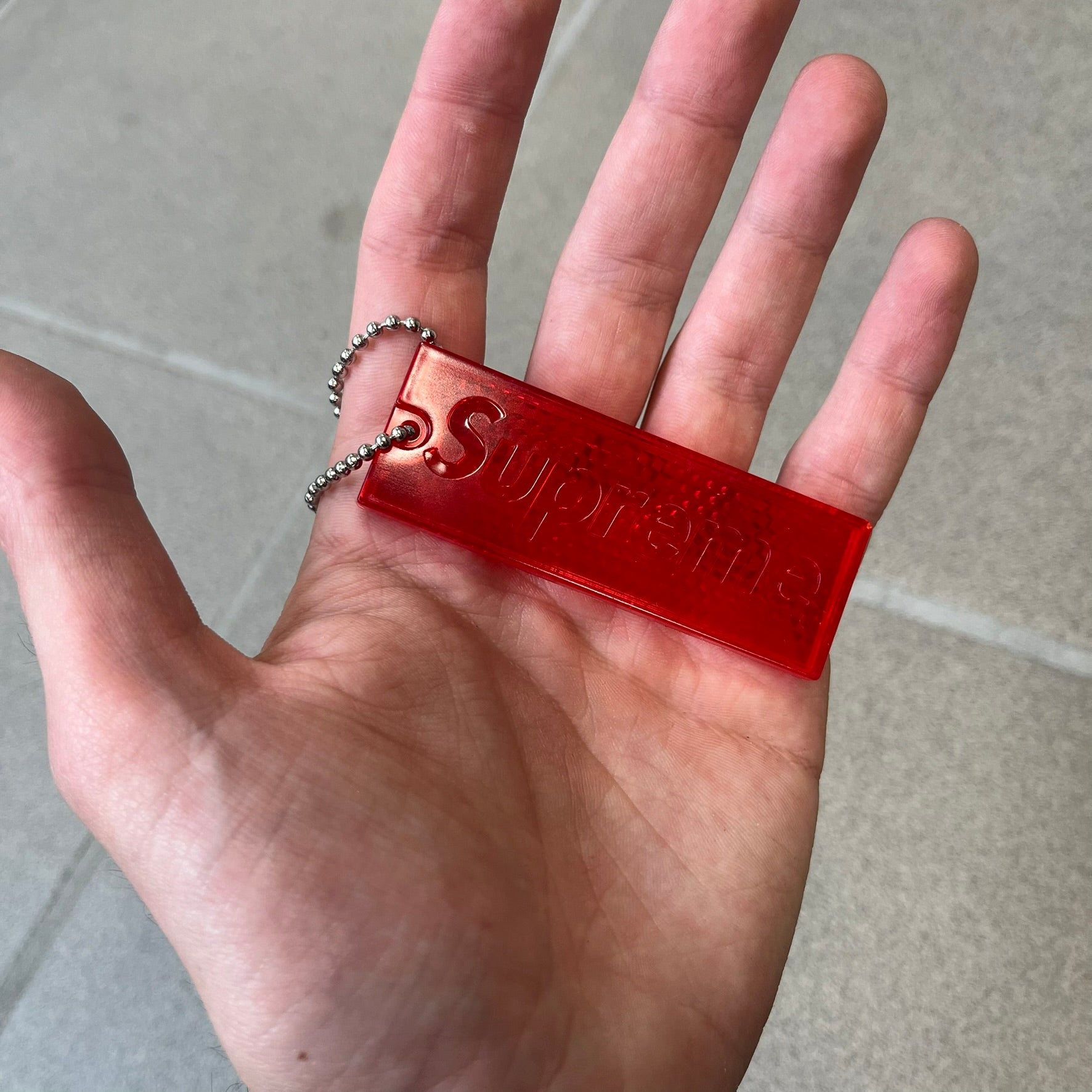 Supreme ストラップ レッド Supreme FW26 Reflective Red Keychain – único13