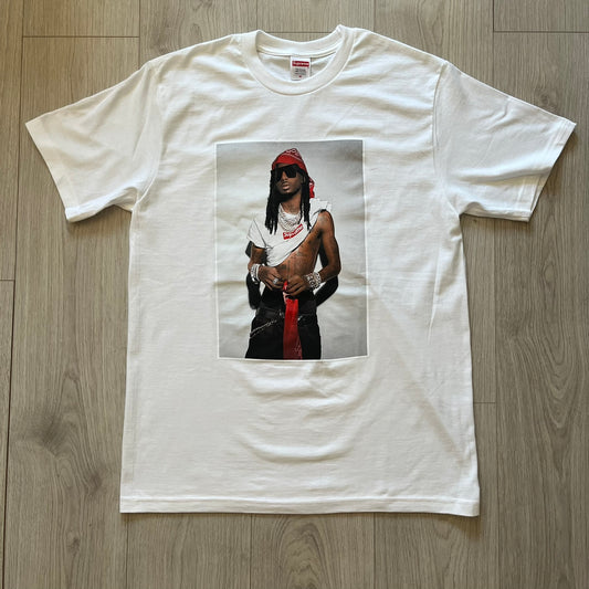 Supreme Playboi Carti photo tee in white from the FW25 collection, featuring a large front print of the influential rapper. Crafted from soft cotton, it merges Supreme’s iconic photo tee format with Carti’s distinct cultural presence.