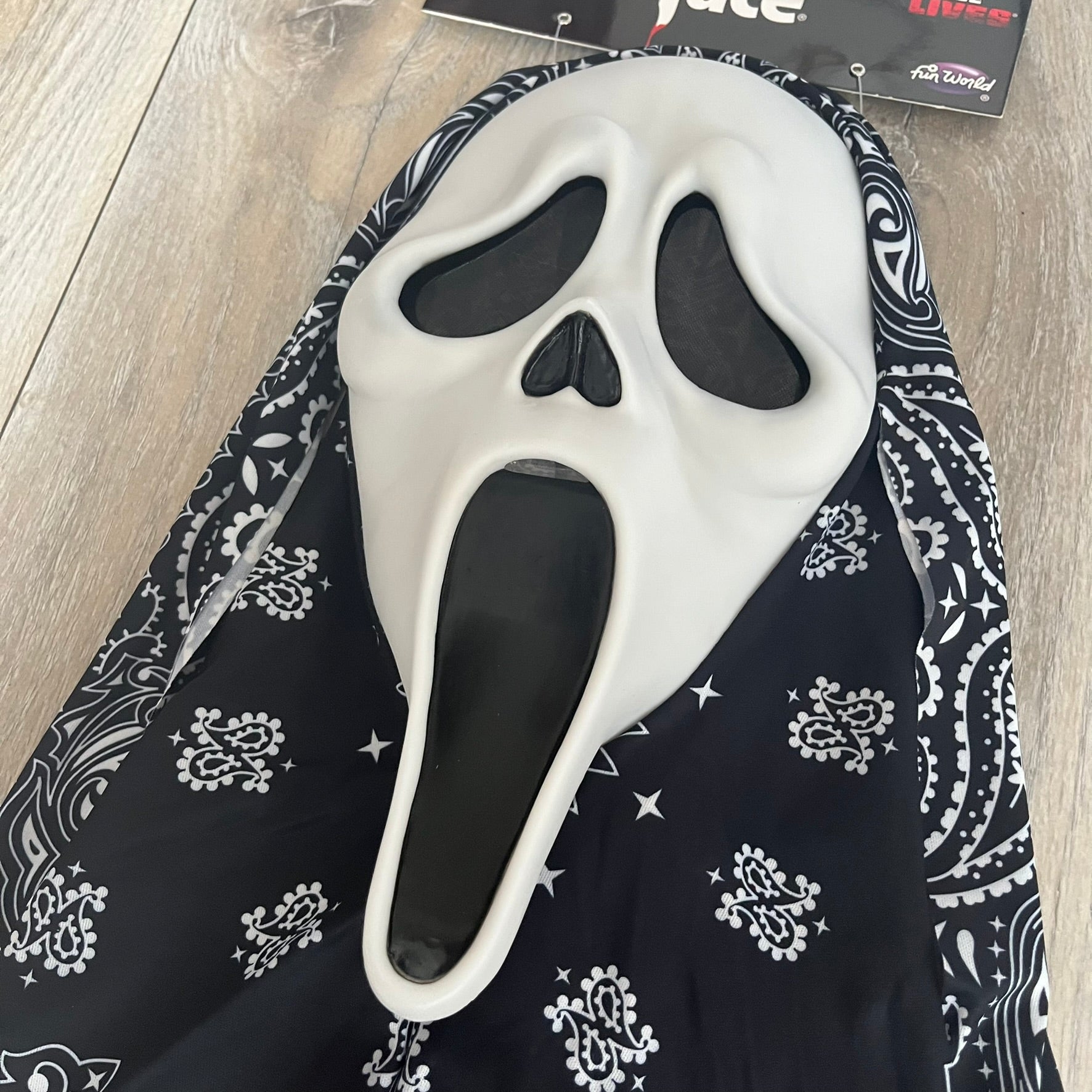 Supreme SS26 Black Ghostface Mask – único13