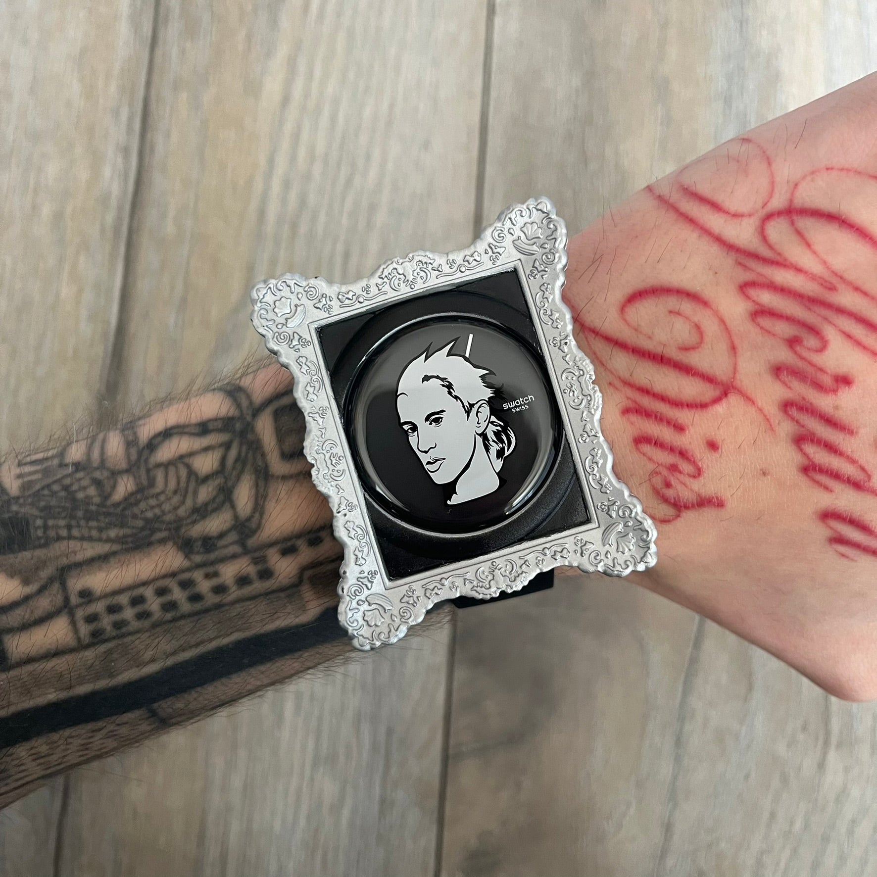 Swatch x Jeremy Scott 2011 Portrait Analog Watch – único13