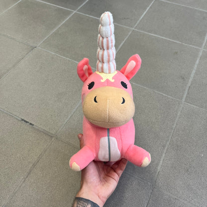 Team Fortress 2 Balloonicorn 2013 Plushie is a pink plush based on the Balloonicorn character from Pyroland, introduced in the 2012 Pyromania update. Released by Valve in 2013 as part of the first series of Valve-themed plush toys, it measures approximately 14.5 inches from horn tip to tail. This plush comes without the original in-game item code.
