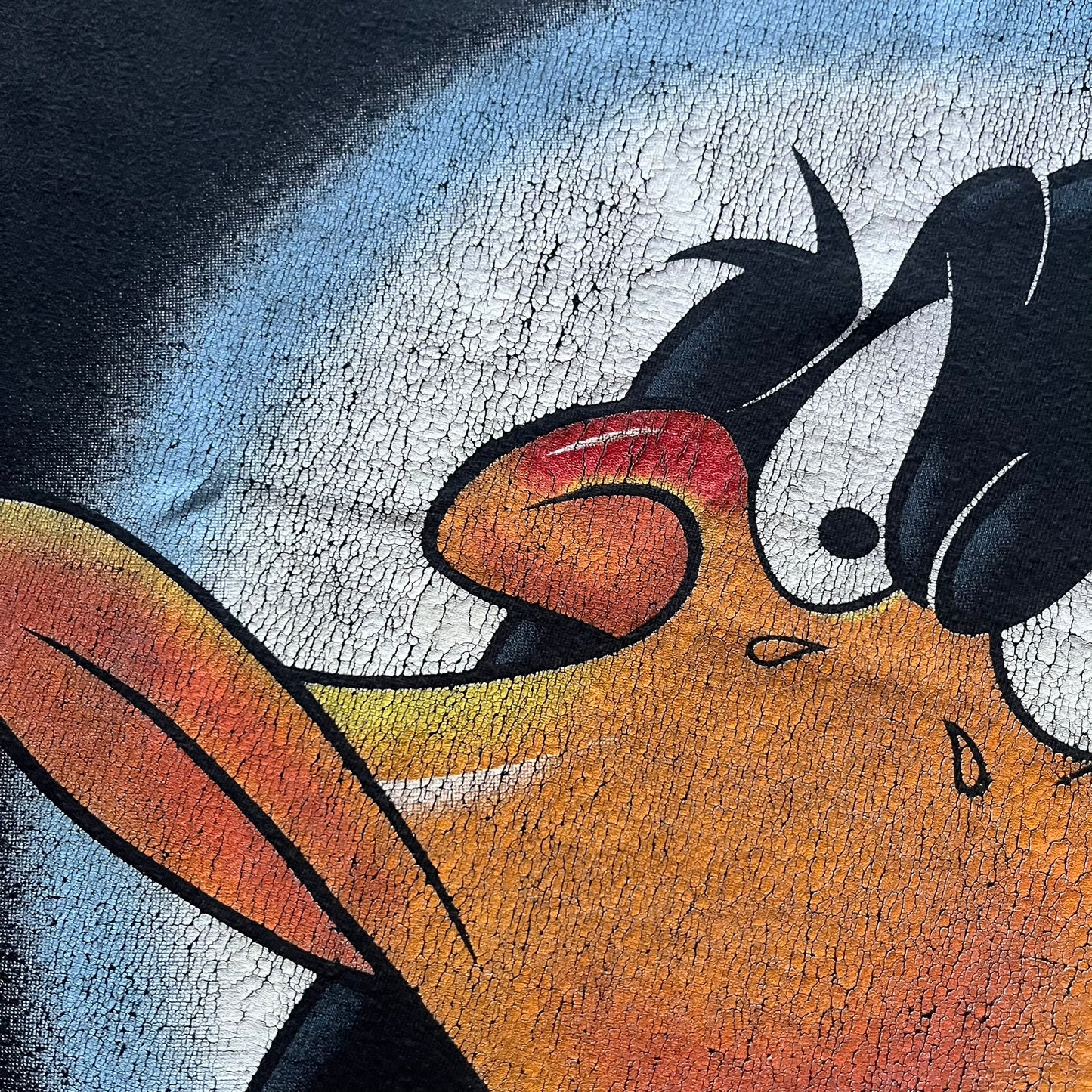 Black Warner Bros 1996 Daffy Duck ‘Very Short Fuse’ Tee showcasing a classic angry Daffy graphic and yellow text on the front. Vintage 1996 licensed Warner Bros merchandise with high-quality print details.