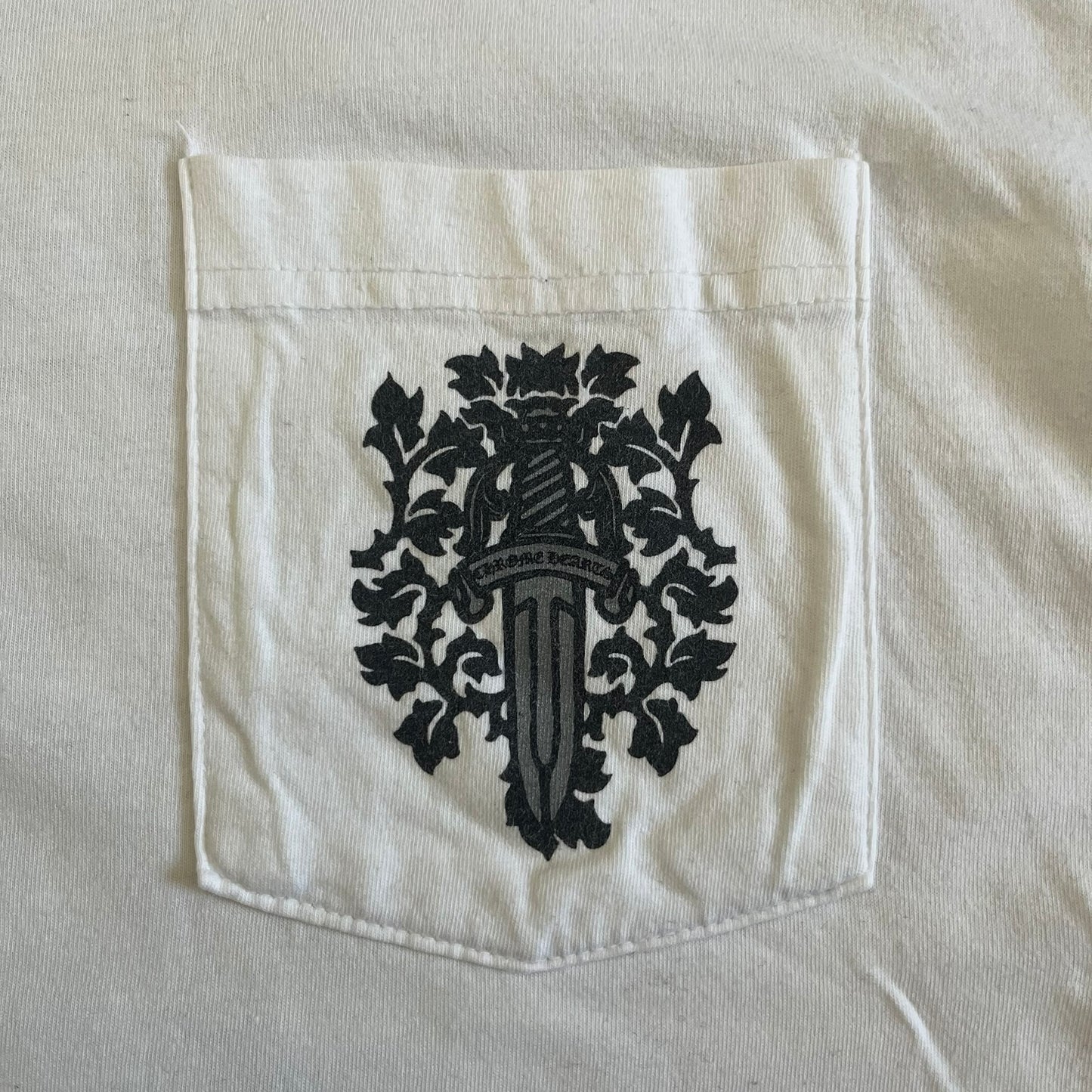 chrome hearts dagger cracked effect tee