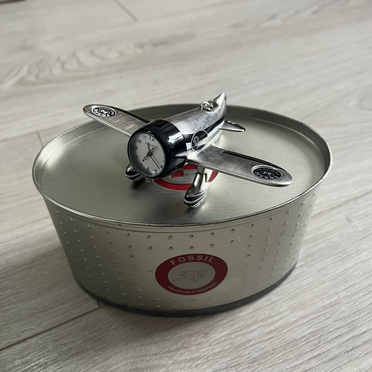 fossil limited edition airplane 54 clock – único13