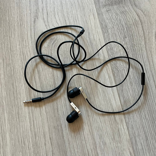 lg prada earphones used
