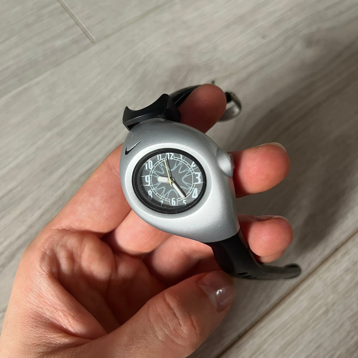 nike triax wr0033-005 analog watch