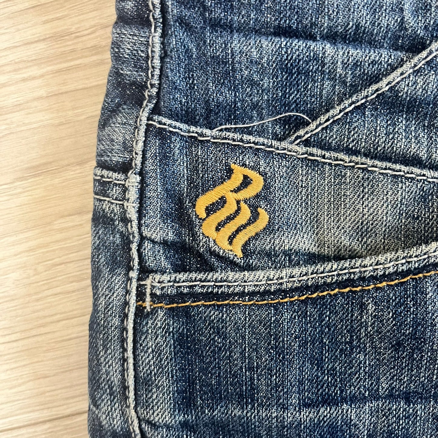 rocawear embroided denim shorts