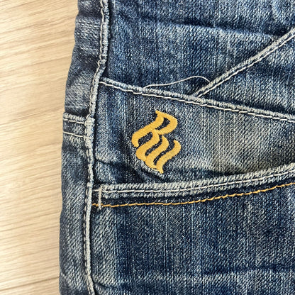 rocawear embroided denim shorts